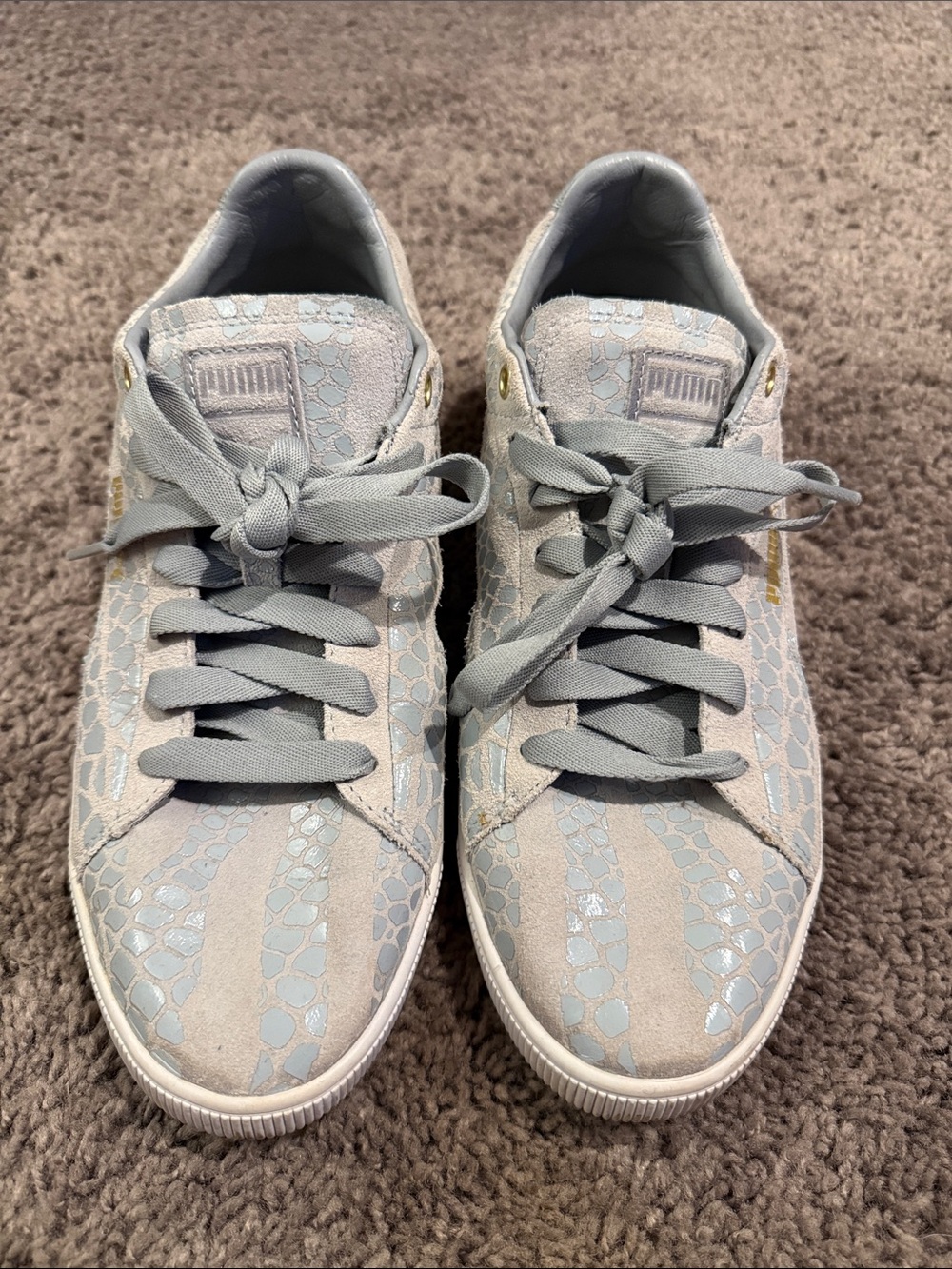 Puma Women's Low-Top Sneakers in Light Gray Suede with Reptile Texture